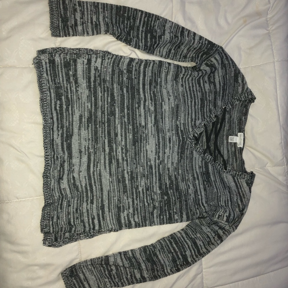 Gray sweater - Picture 3 of 4
